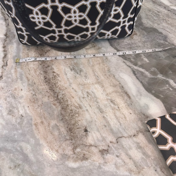 2 PIECES stunning Kate Spade ♠️ tote and mini - Picture 4 of 8